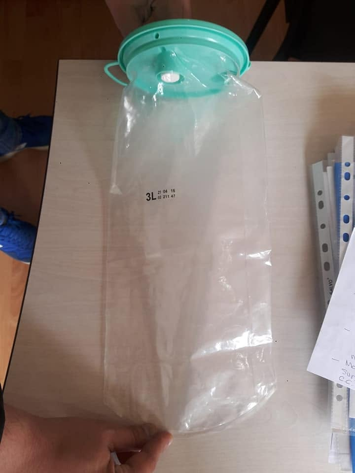 3L Cerrahi Aspirasyon Torbası Masa Görünümü